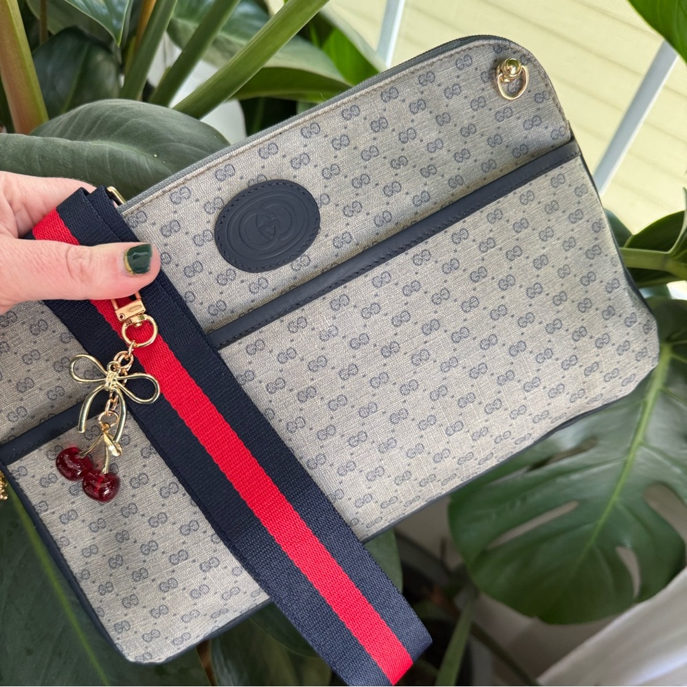 Authentic: Vintage Gucci Micro GG Crossbody Bag